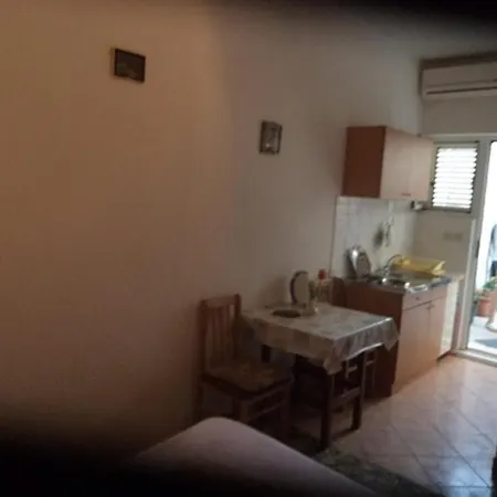 And With Parking Space - 13979 3* Makarska