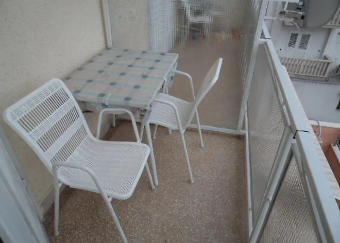 And With Parking Space - 13979 Gostinjska kuća